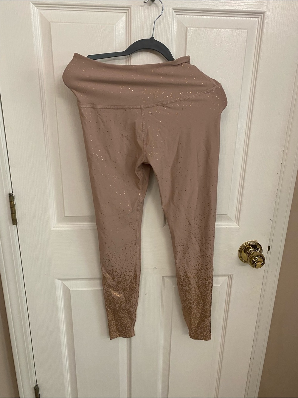 Beyond Yoga Nude Pink ombré Activewear bottoms - Picture 3 of 5